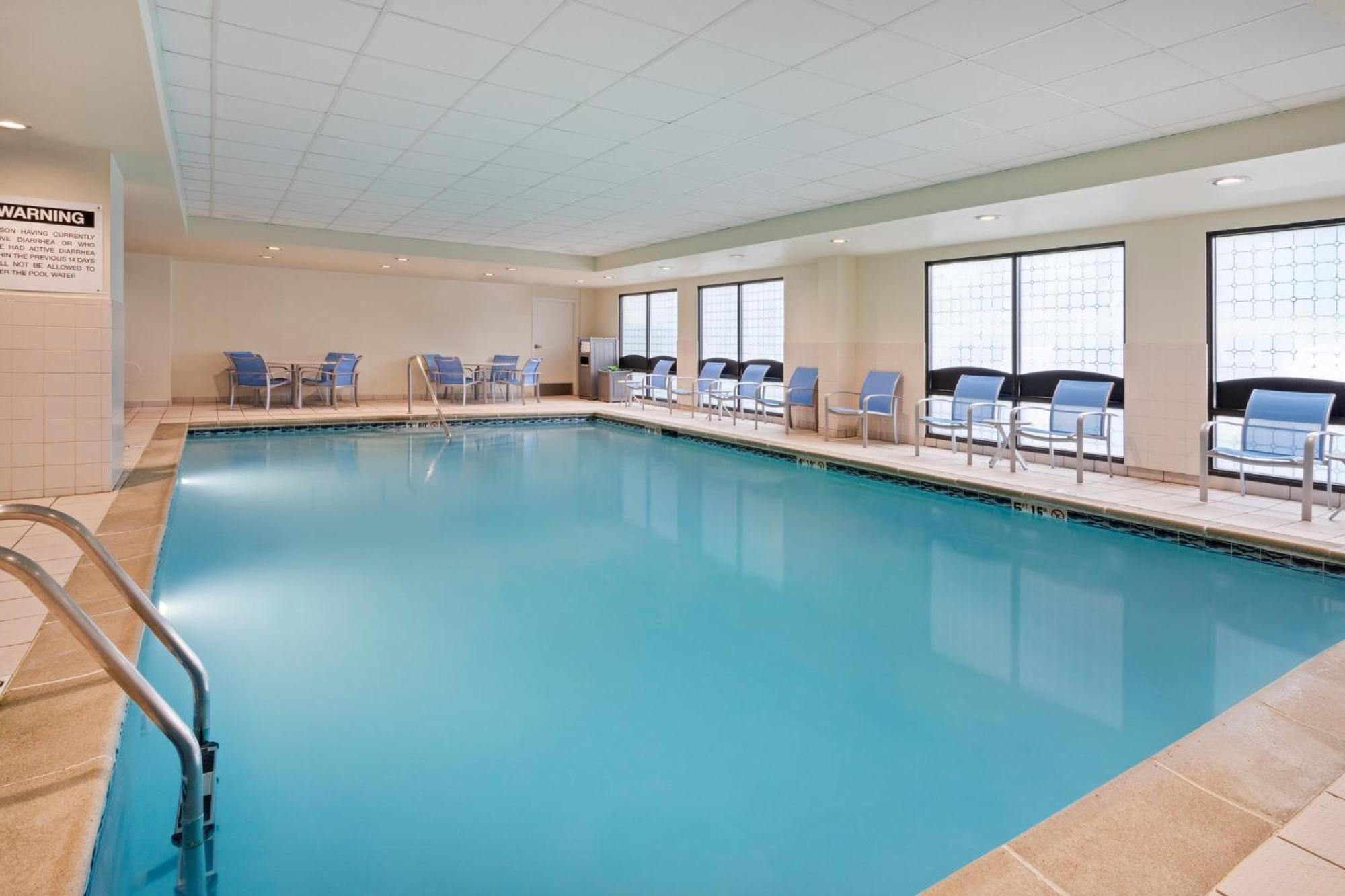 Holiday Inn Express & Suites Cincinnati Riverfront By Ihg Covington Exterior foto