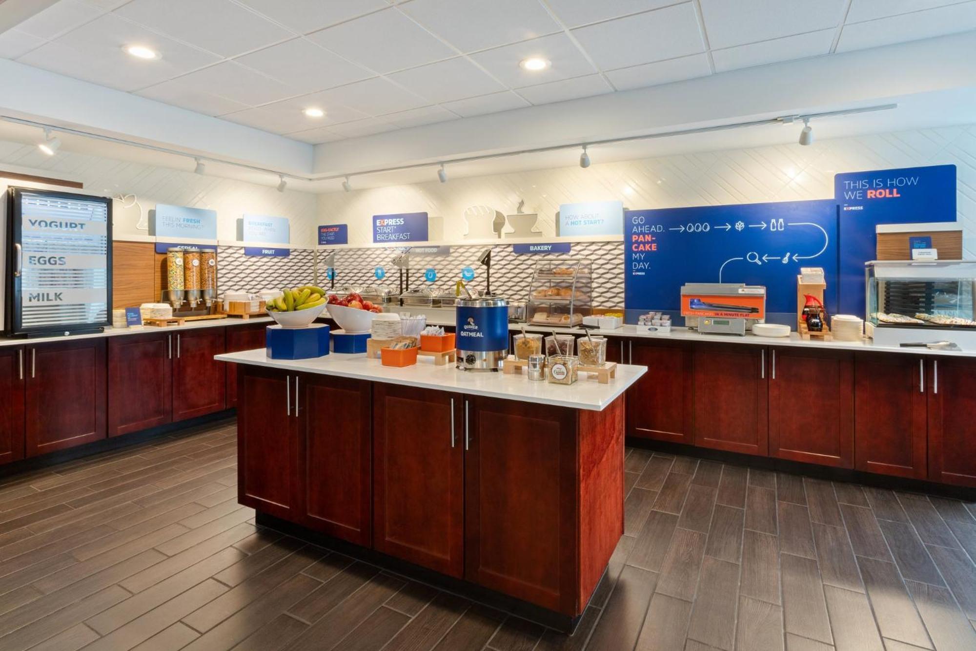 Holiday Inn Express & Suites Cincinnati Riverfront By Ihg Covington Exterior foto
