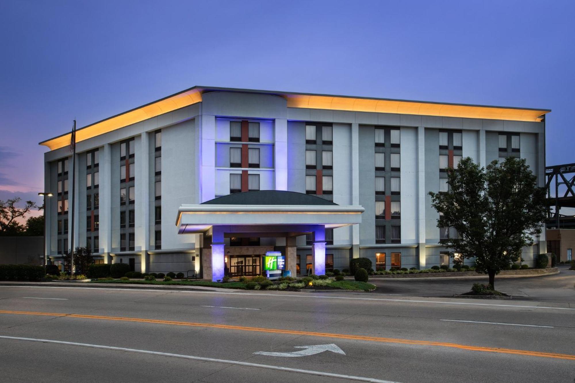 Holiday Inn Express & Suites Cincinnati Riverfront By Ihg Covington Exterior foto