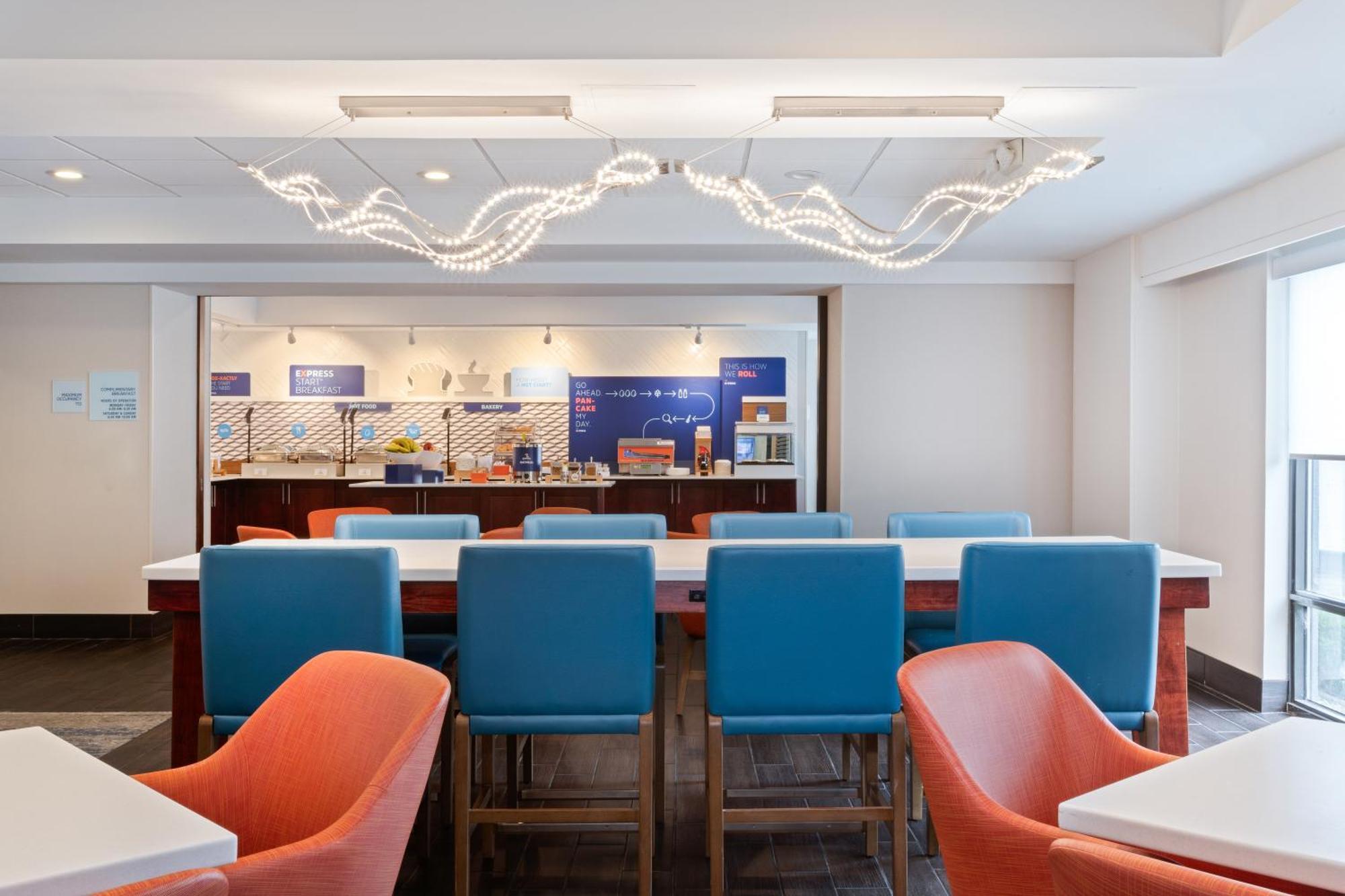 Holiday Inn Express & Suites Cincinnati Riverfront By Ihg Covington Exterior foto