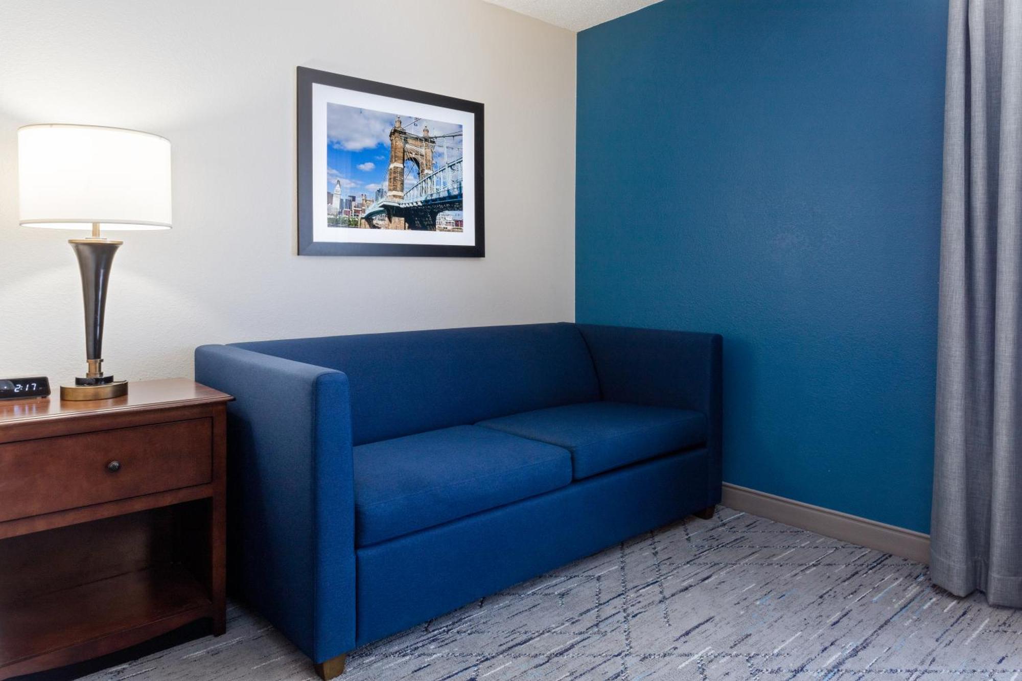Holiday Inn Express & Suites Cincinnati Riverfront By Ihg Covington Exterior foto
