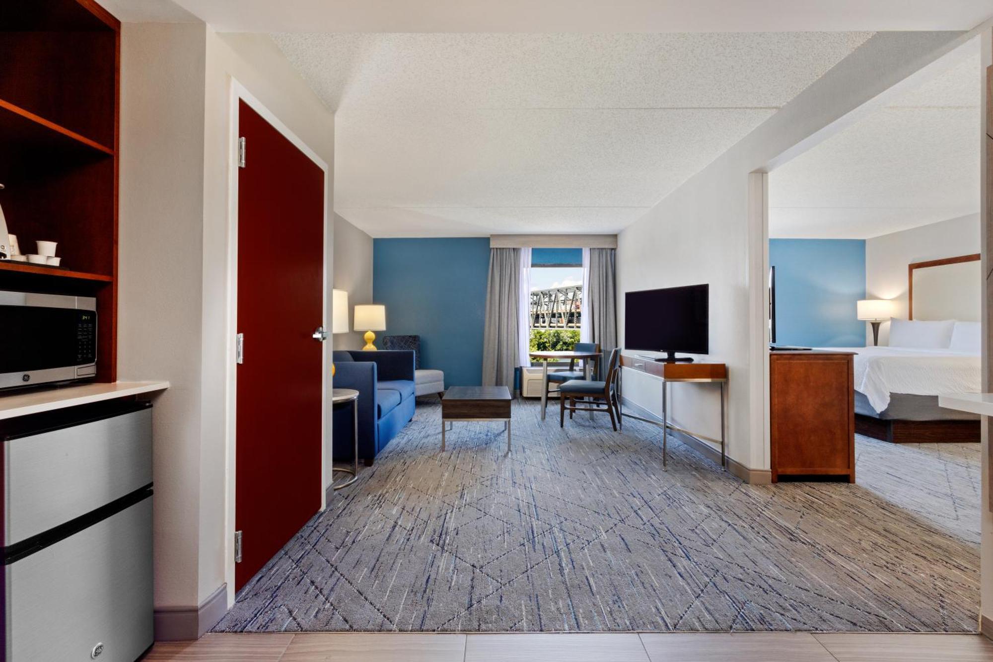 Holiday Inn Express & Suites Cincinnati Riverfront By Ihg Covington Exterior foto