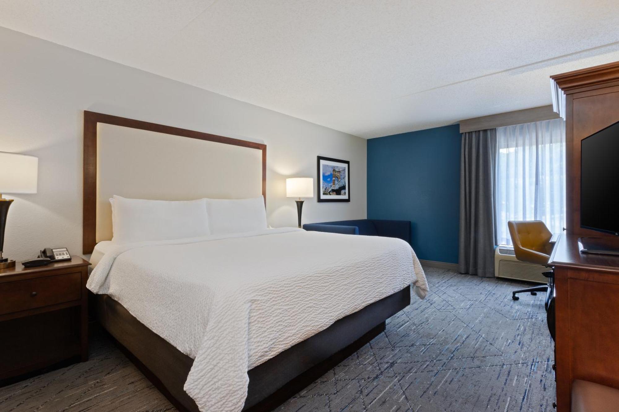 Holiday Inn Express & Suites Cincinnati Riverfront By Ihg Covington Exterior foto