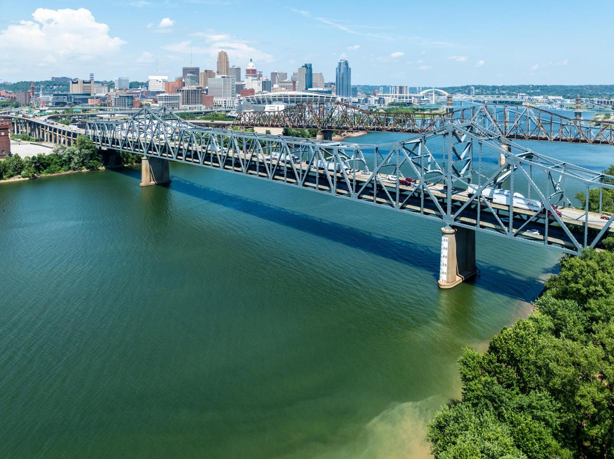 Holiday Inn Express & Suites Cincinnati Riverfront By Ihg Covington Exterior foto