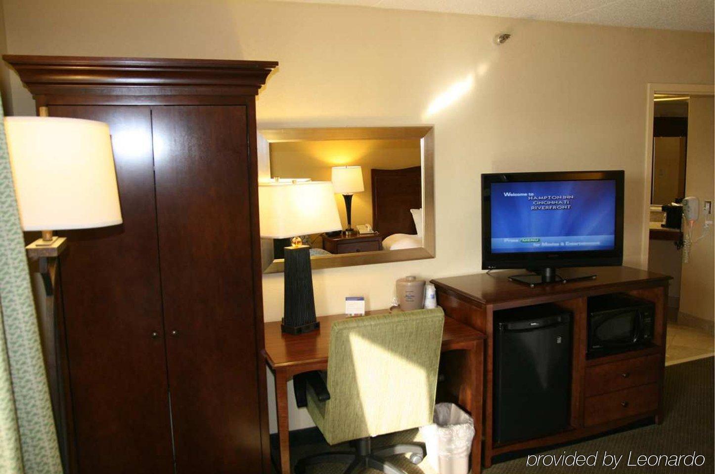 Holiday Inn Express & Suites Cincinnati Riverfront, An Ihg Hotel Covington Cameră foto
